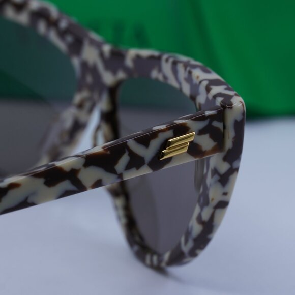 Bottega Veneta BV1018S 006 Cat Eye Sunglasses - Brown Ivory Havana\\Brown main image 4